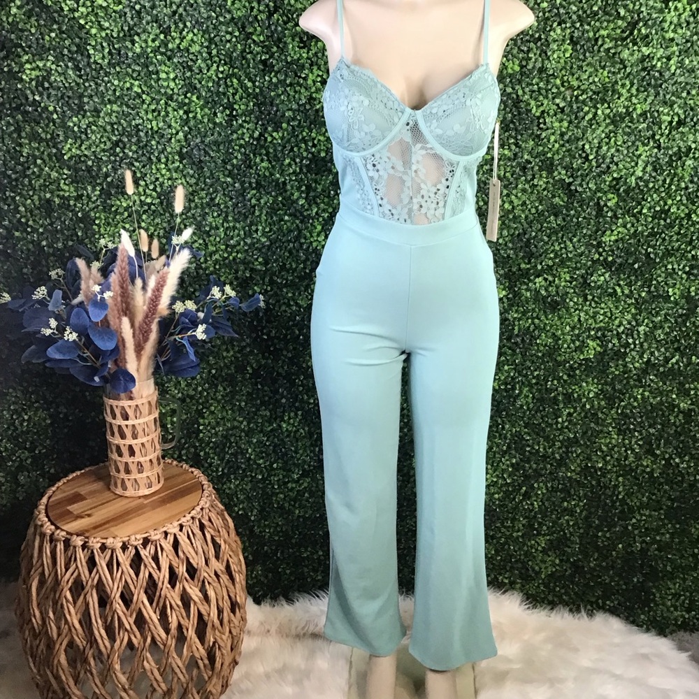 NWT‎ mint green  lace top Jumpsuit mini flare